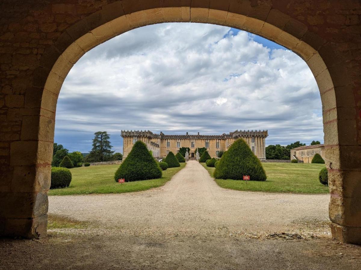 Gite Charmant Au Coeur D'Un Chateau Historique Avec Parc, Proche De Cognac, Ideal Famille Et Nature - Fr-1-653-167 Cherves-de-Cognac Exterior foto