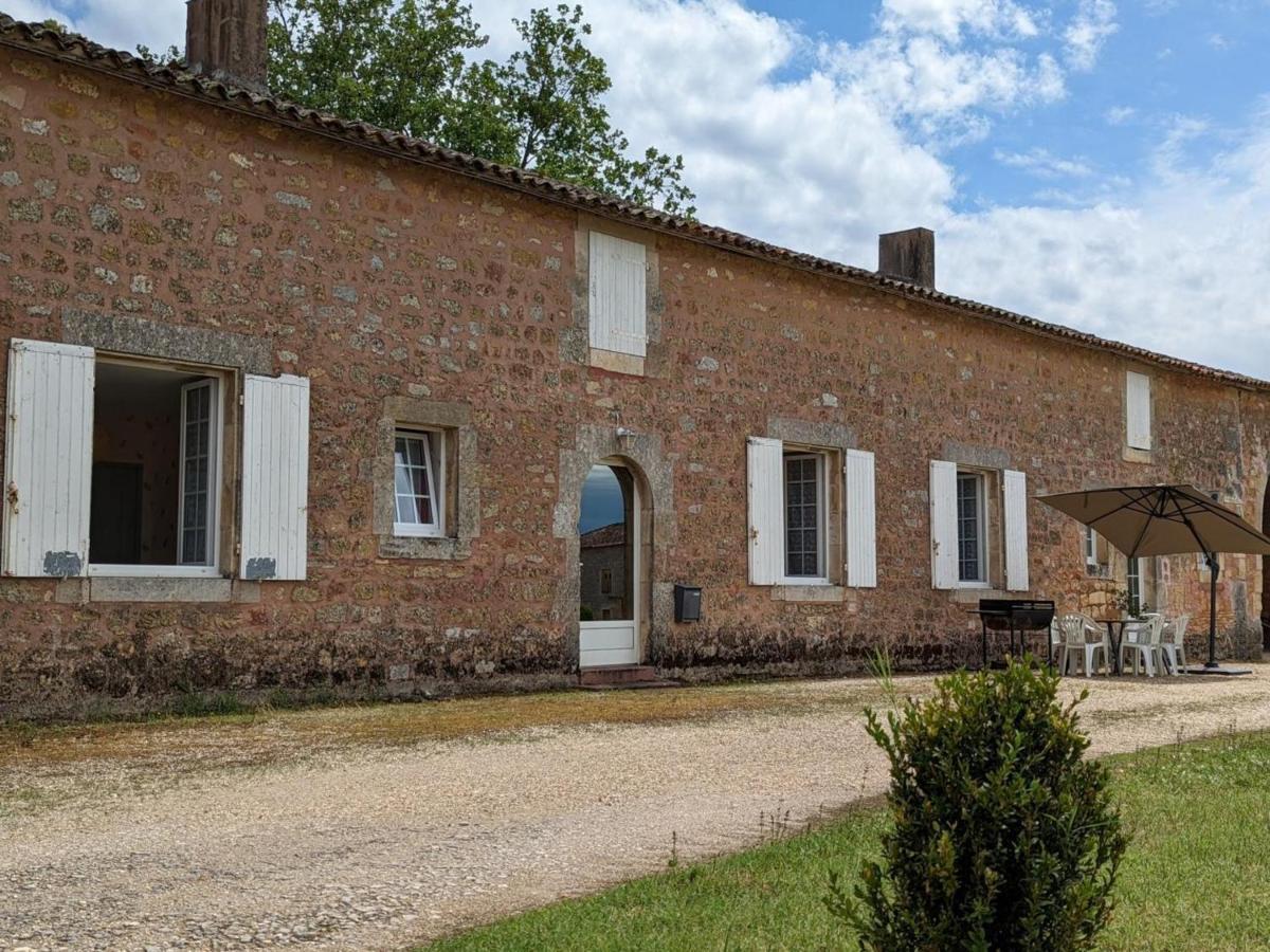 Gite Charmant Au Coeur D'Un Chateau Historique Avec Parc, Proche De Cognac, Ideal Famille Et Nature - Fr-1-653-167 Cherves-de-Cognac Exterior foto